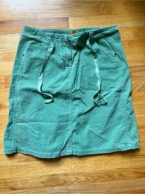 Anthropologie brand LOUIE Green corduroy skirt size 8